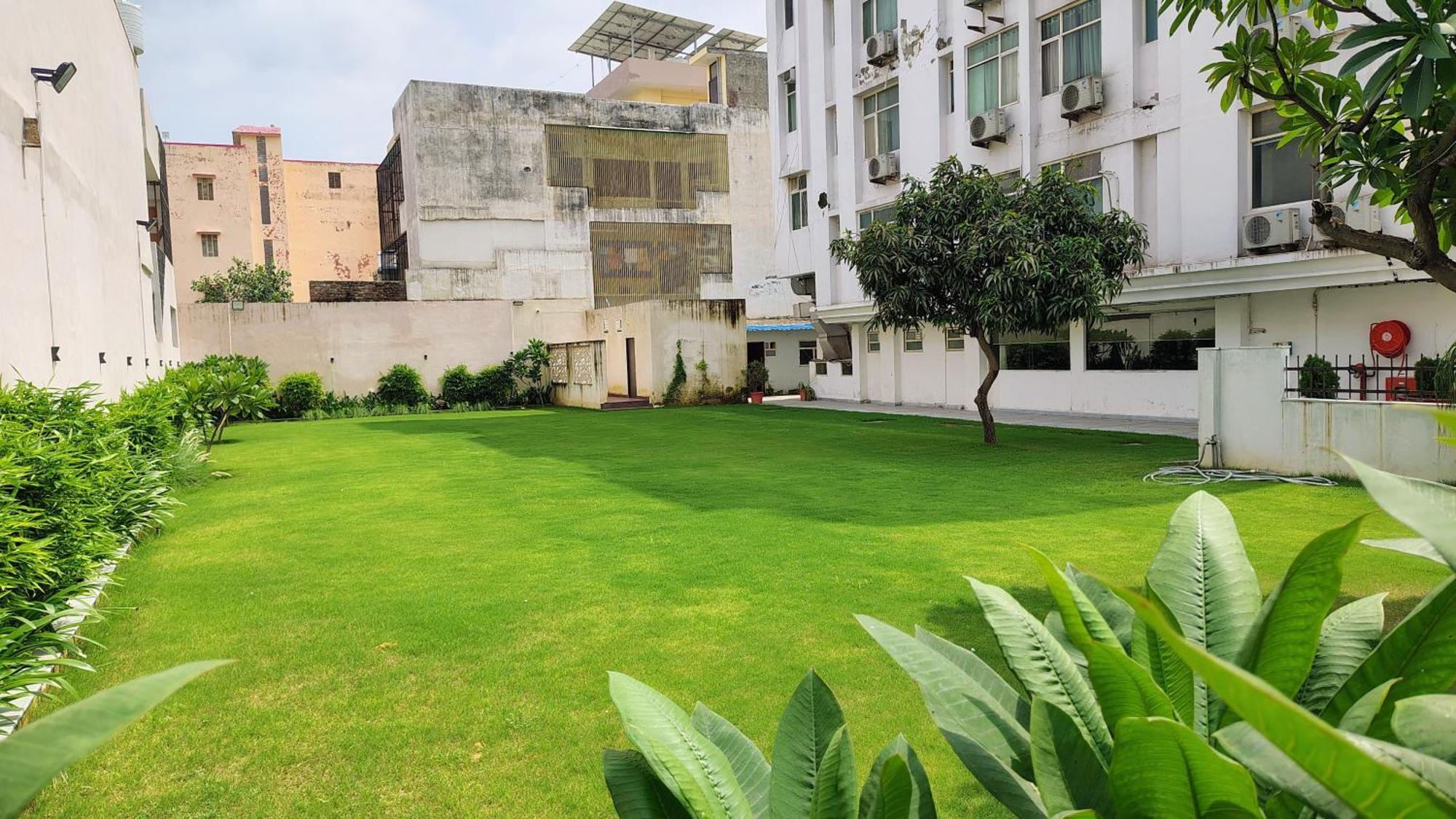 Hotel Crestmont Ashapurna Jaipur, Banipark Exterior foto