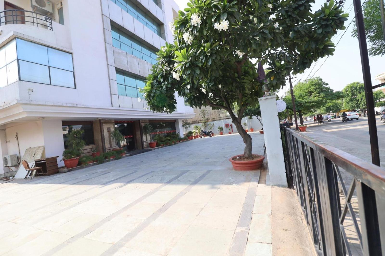 Hotel Crestmont Ashapurna Jaipur, Banipark Exterior foto